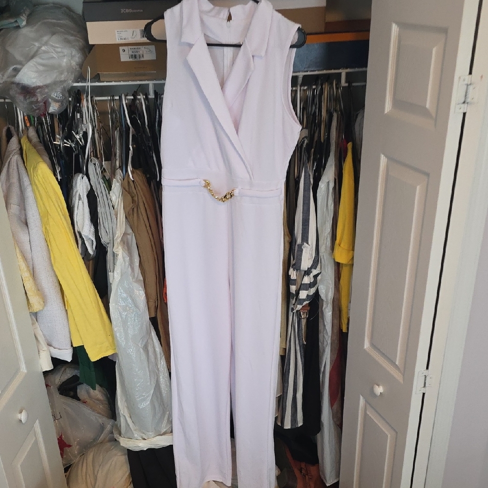 Elegant White Sleeveless Jumpsuit